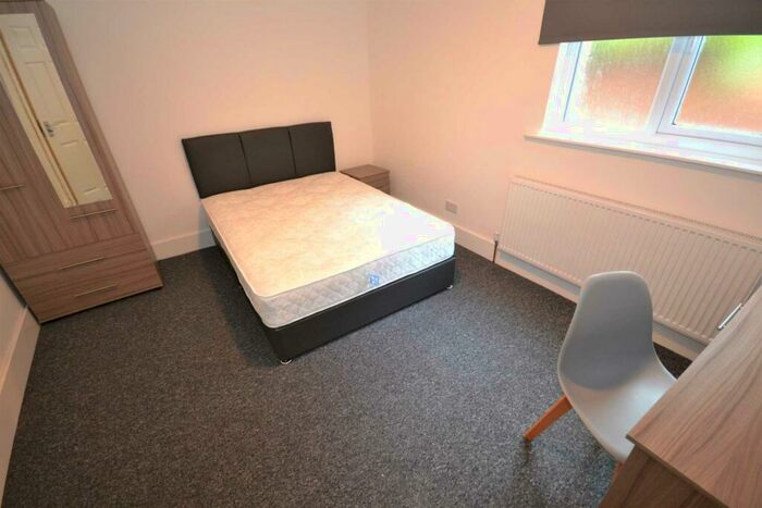 6 Bedroom Semi-Detached House To Rent In Crescent Road, Reading, RG1