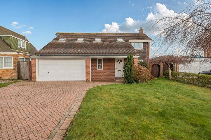 4 Bedroom Property For Sale In St. Aubins Park, Hayling Island, PO11