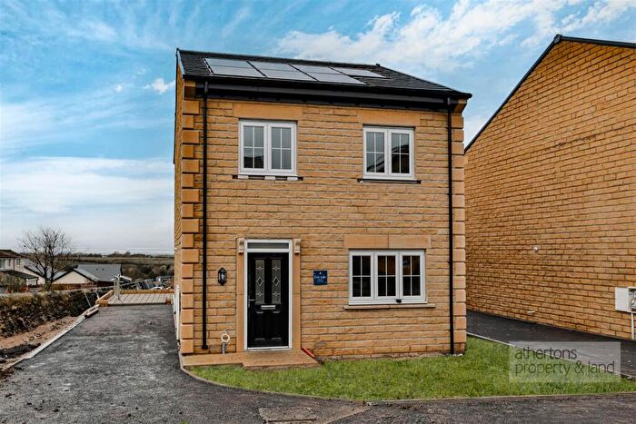 4 Bedroom Detached House For Sale In Meadow View Close, Worsthorne, Burnley, BB10