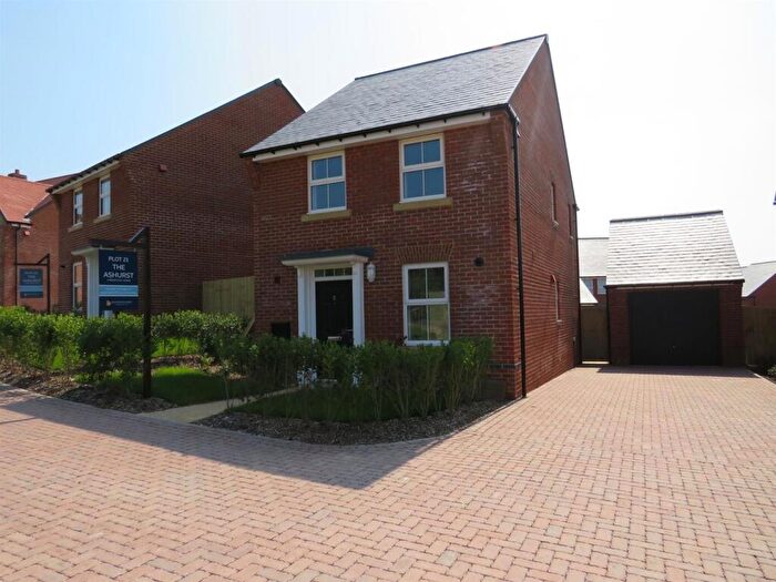 3 Bedroom House To Rent In Salvadori Gardens, Westhampnett, Chichester, PO18