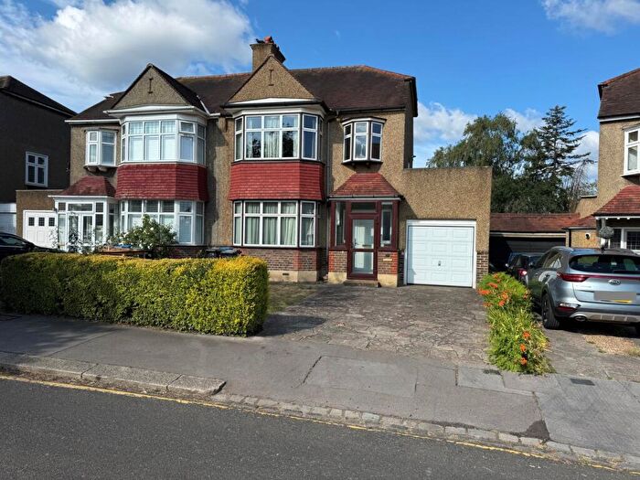 3 Bedroom Semi-Detached House For Sale In Greencourt Gardens, Shirley, Croydon, CR0