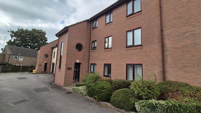 2 Bedroom Flat To Rent In Chestnut Place, Southam, CV47