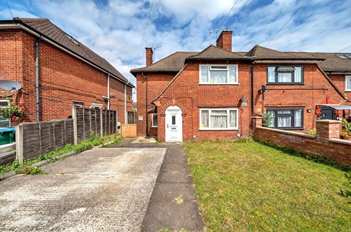 1 Bedroom Maisonette For Sale In Gammons Lane, Watford, WD24