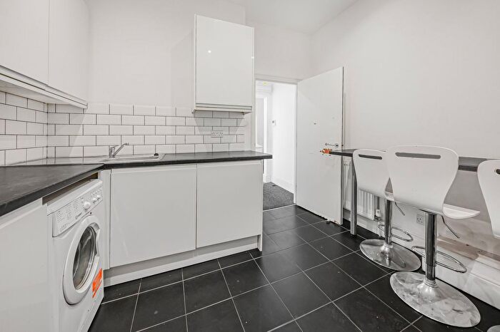 5 Bedroom Terraced House To Rent In Hilldrop Road, Kentish Town, N7