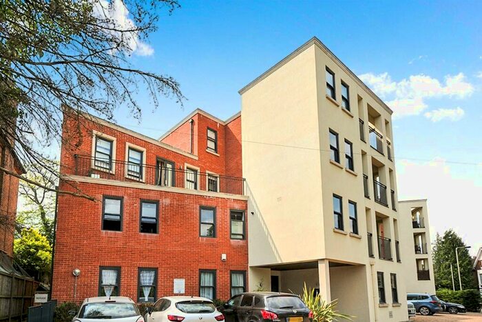 2 Bedroom Flat To Rent In Plaistow Lane, Bromley, BR1