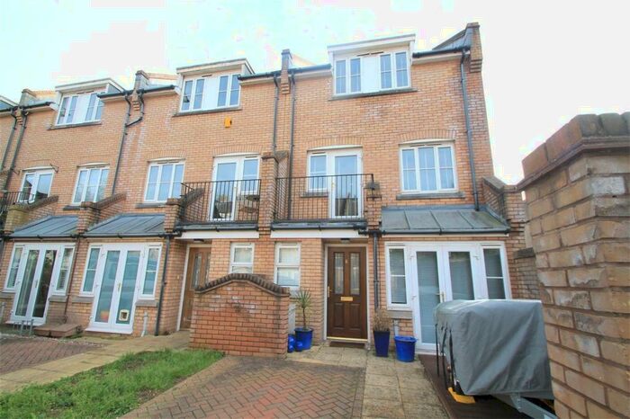 4 Bedroom End Of Terrace House To Rent In Cambridge Mews, Cambridge Grove, Hove, BN3