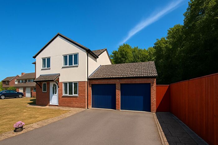 4 Bedroom House To Rent In Kestrel Way, Bicester, OX26