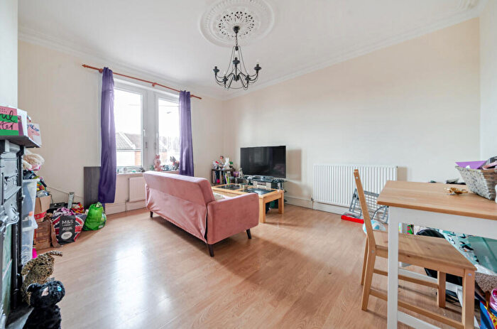 2 Bedroom Flat For Sale In Copnor Road, Copnor, Hampshire, PO3