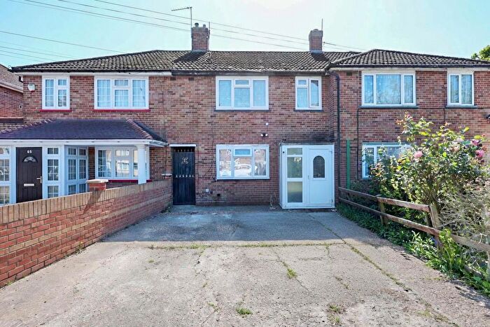 2 Bedroom Terraced House For Sale In Balmoral Drive, North Hayes, UB4
