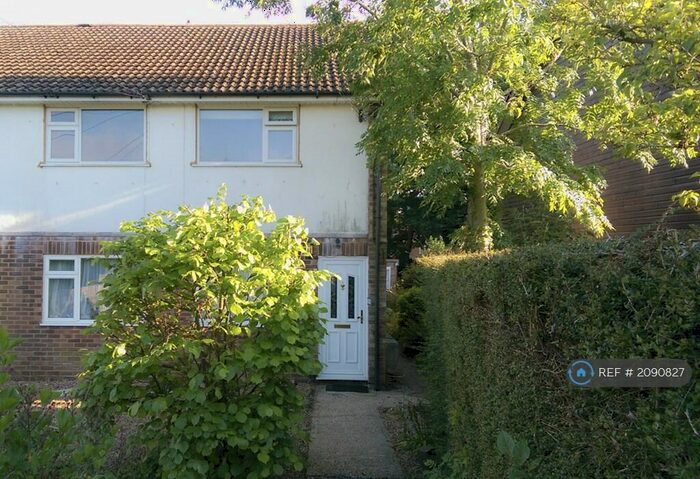2 Bedroom Maisonette To Rent In Buckingham Court, Amersham, HP6