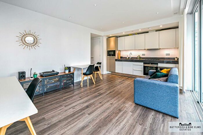 1 Bedroom Apartment For Sale In Kingwood House, Goodman Fields, E1