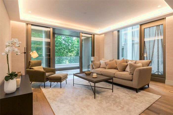 2 Bedroom Flat To Rent In Belvedere Road, London, SE1