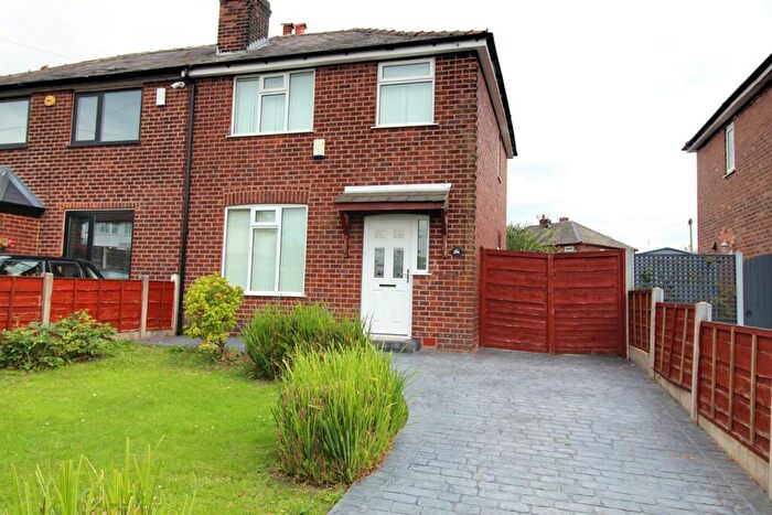 3 Bedroom Semi-Detached House To Rent In Brinnington Road, Brinington, Stockport, SK5