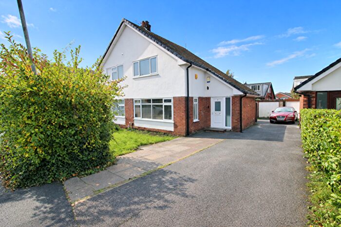 3 Bedroom Semi-Detached House For Sale In Gellert Road, Westhoughton, BL5