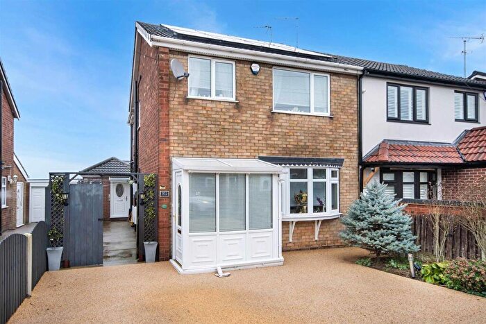 3 Bedroom Semi-Detached House For Sale In Greenland Avenue, Maltby, Rotherham, S66