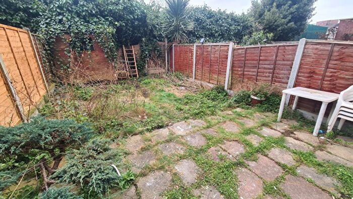 1 Bedroom Detached House To Rent In Norbiton Road, London, E14