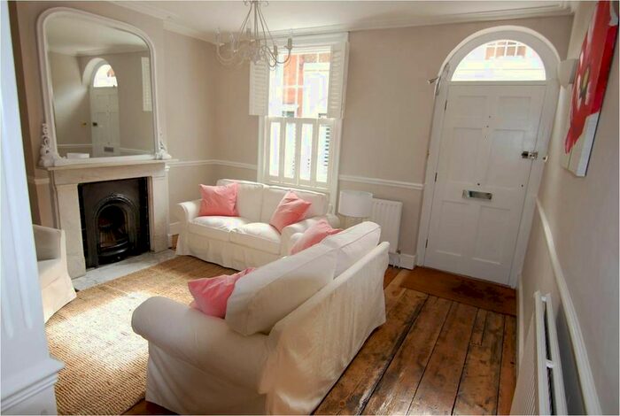 4 Bedroom Terraced House To Rent In Castle Street, Canterbury, Kent, CT1