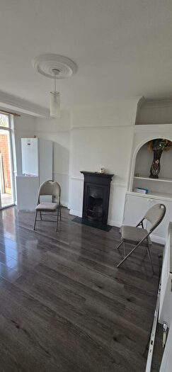 1 Bedroom Flat To Rent In Craven Gardens, Ilford, IG6