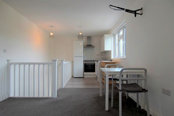 1 Bedroom Flat To Rent In Shirehall Estate, Hendon, London, NW4