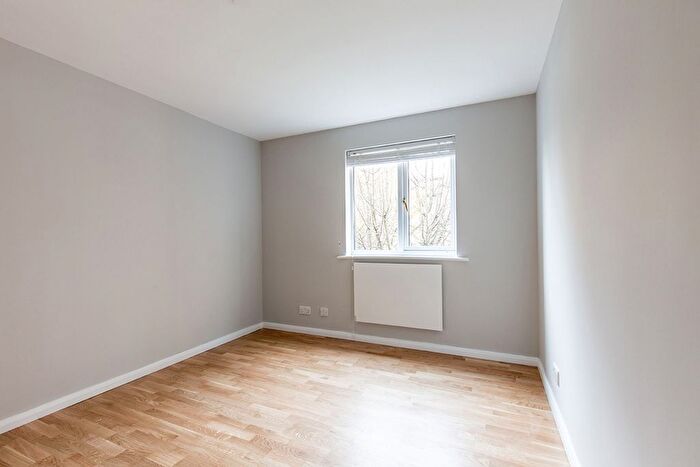 1 Bedroom Flat To Rent In Myers Lane, London, SE14