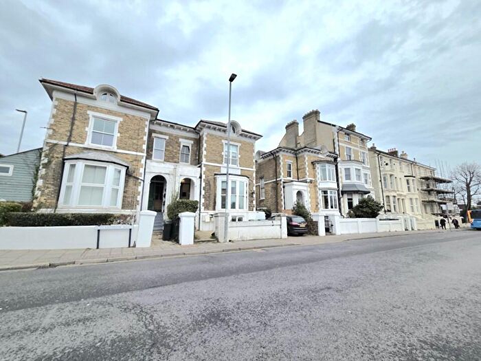 4 Bedroom Apartment To Rent In Clarendon Road, Portsmouth, PO5