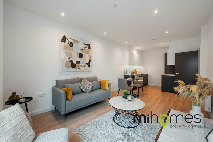 2 Bedroom Apartment To Rent In Chesterfield House, Slough, SL1