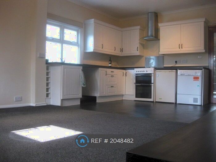 3 Bedroom Bungalow To Rent In Betterton Road, Rainham, RM13