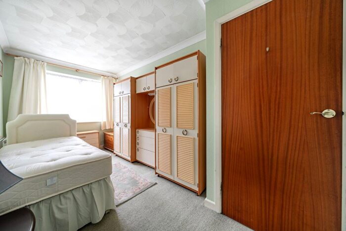 2 Bedroom Bungalow For Sale In Emerald Close, Southampton, Hampshire, SO19