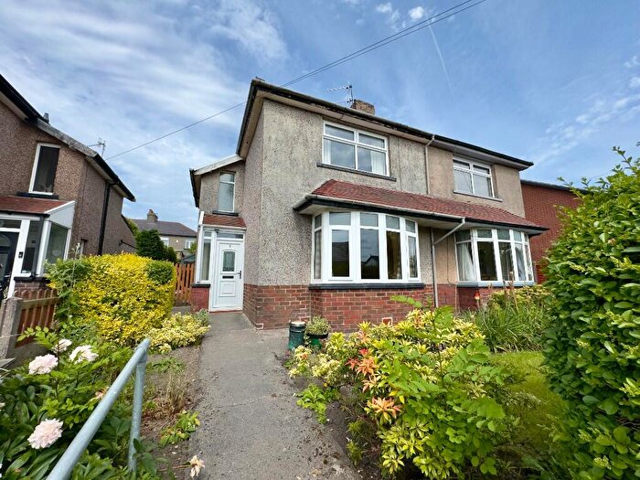 2 Bedroom Semi-Detached House For Sale In Chiltern Avenue, Burnley, Lancashire, BB10