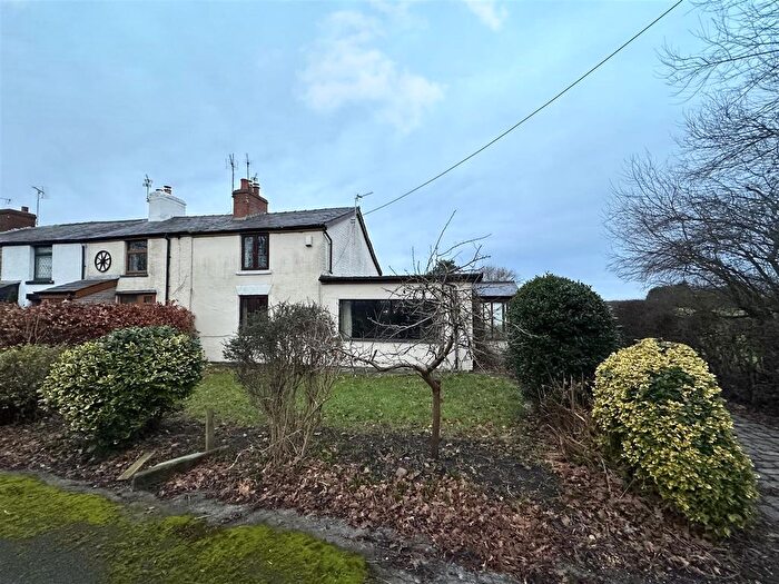 2 Bedroom Cottage For Sale In Longmeanygate, Midge Hall, Leyland, PR26