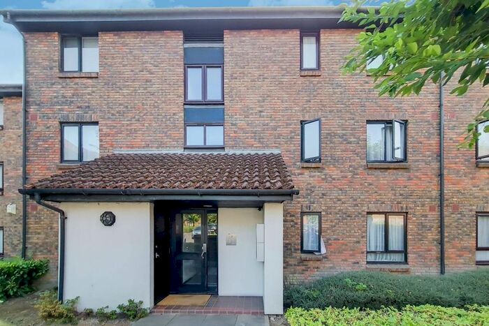 1 Bedroom Flat To Rent In Talman Grove, Stanmore, HA7