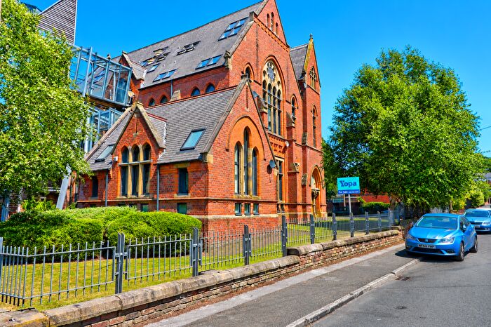 2 Bedroom Flat For Sale In Grey Street, Manchester, M25
