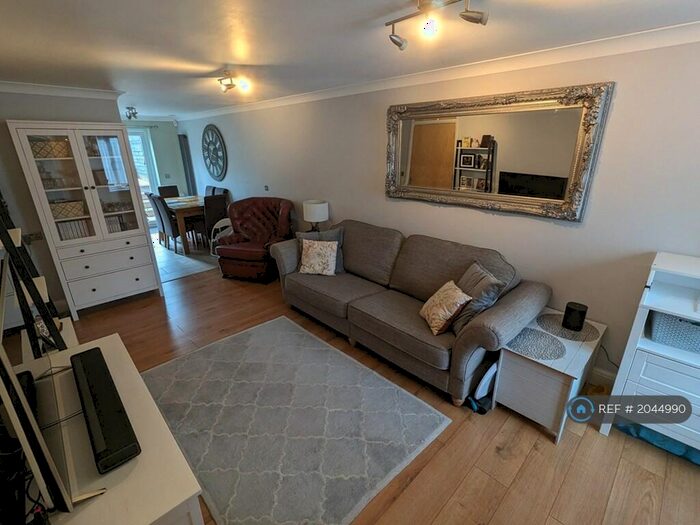 3 Bedroom Terraced House To Rent In Weston Court, Bristol, BS11