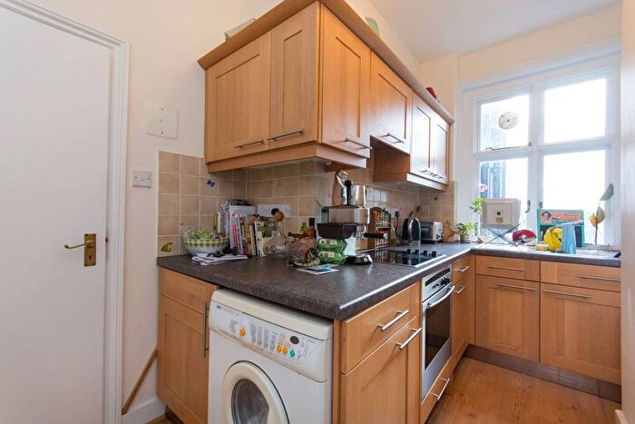 1 Bedroom Flat To Rent In Prince Of Wales Drive, Prince Of Wales Drive, London, SW11