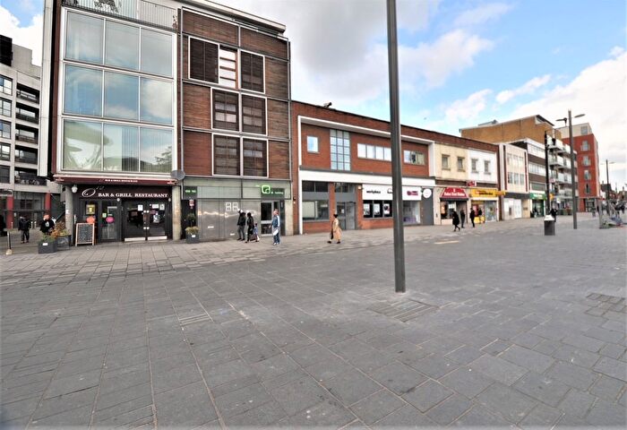 1 Bedroom Flat To Rent In The Q Building, The Grove, Stratford, London, E15