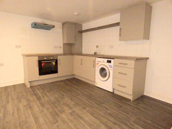 2 Bedroom Property To Rent In Windsor Walk, Luton, LU1