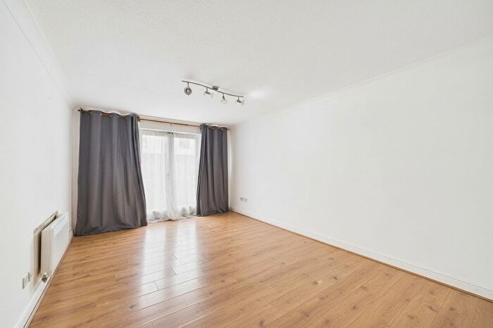 1 Bedroom Flat To Rent In Alpha Street South, Slough, Berkshire, SL1