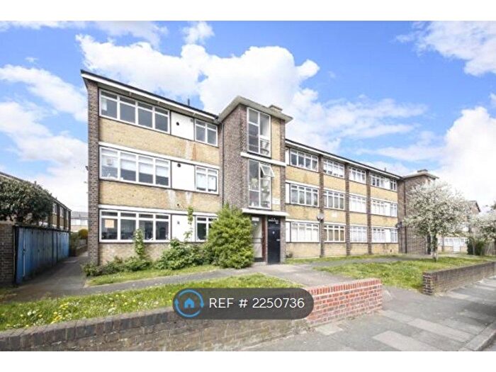 2 Bedroom Flat To Rent In Bowater Place, Blackheath, London, SE3