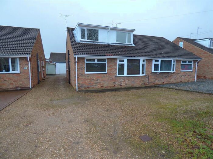3 Bedroom Semi-Detached House To Rent In Woodhall Way, Beverley, HU17