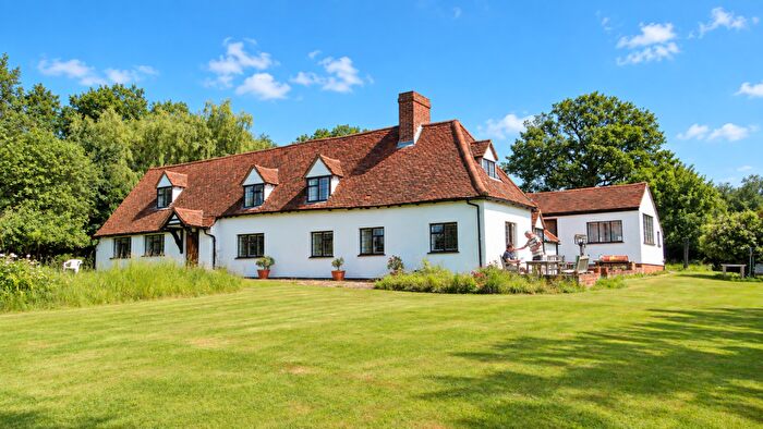 4 Bedroom Detached House For Sale In Theydon Mount, Epping, CM16