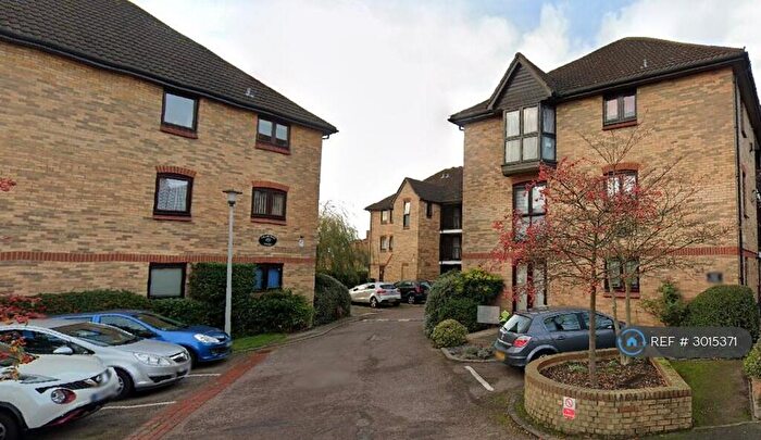 1 Bedroom Flat To Rent In Merton Road, Bedford, MK40