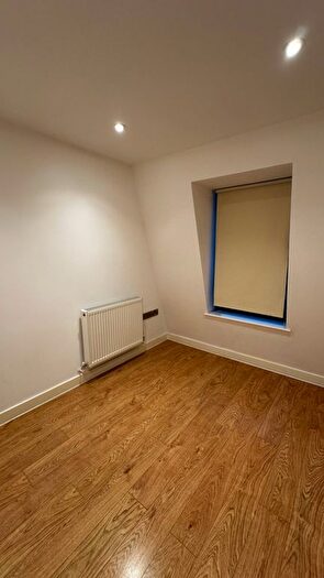 1 Bedroom Flat To Rent In High Street, Hounslow, TW3