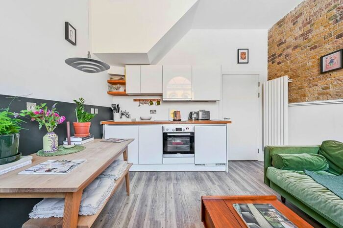 2 Bedroom Flat To Rent In Duke Of Wellington Avenue, Woolwich, London, SE18