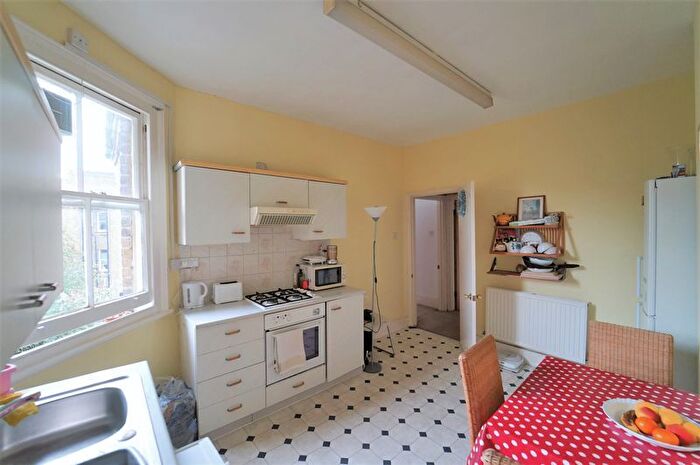 2 Bedroom Flat To Rent In Essendine Road, London, W9