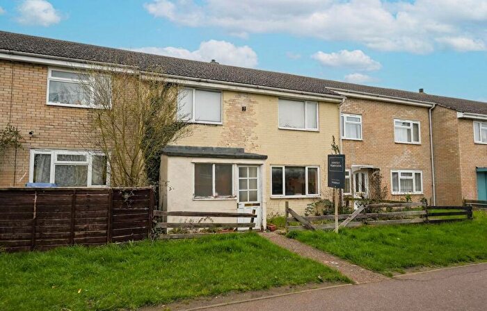 3 Bedroom Terraced House For Sale In The Whaddons, Huntingdon, PE29