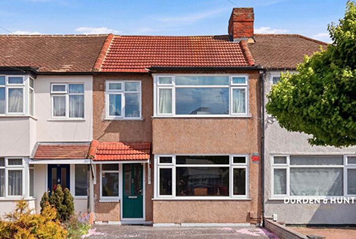 3 Bedroom Terraced House For Sale In Saunton Road, Hornchurch, RM12