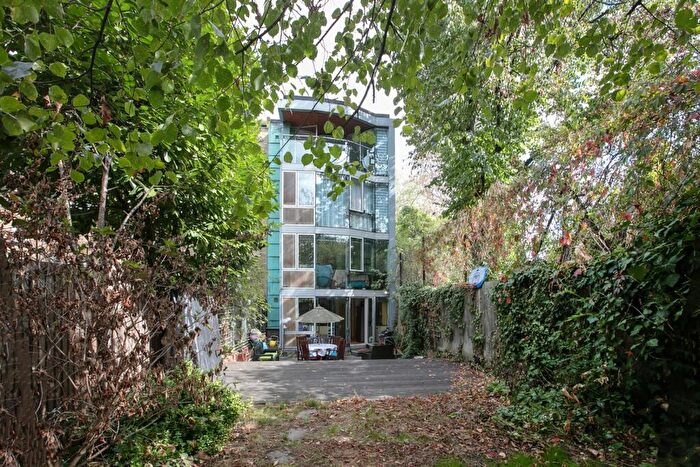 5 Bedroom End Of Terrace House For Sale In Trafalgar Avenue, Peckham, SE15
