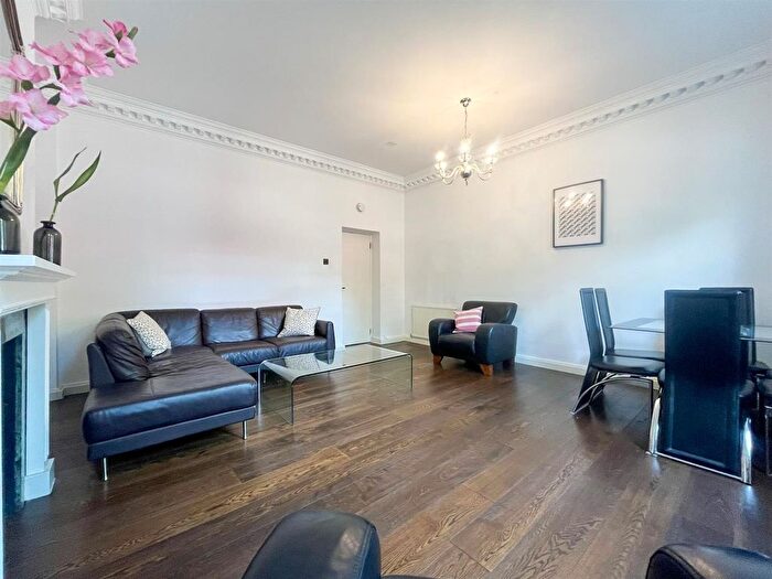 3 Bedroom Flat To Rent In Hanover Gate Mansions, Regents Park, NW1