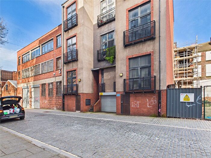 2 Bedroom Flat For Sale In Henry Street, Liverpool, Merseyside, L1