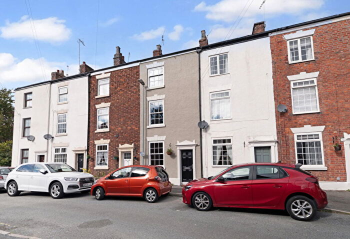 4 Bedroom Terraced House To Rent In Hope Street West, Macclesfield, SK10